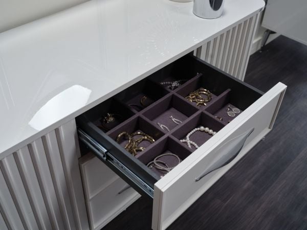 Aysa Bedroom Set