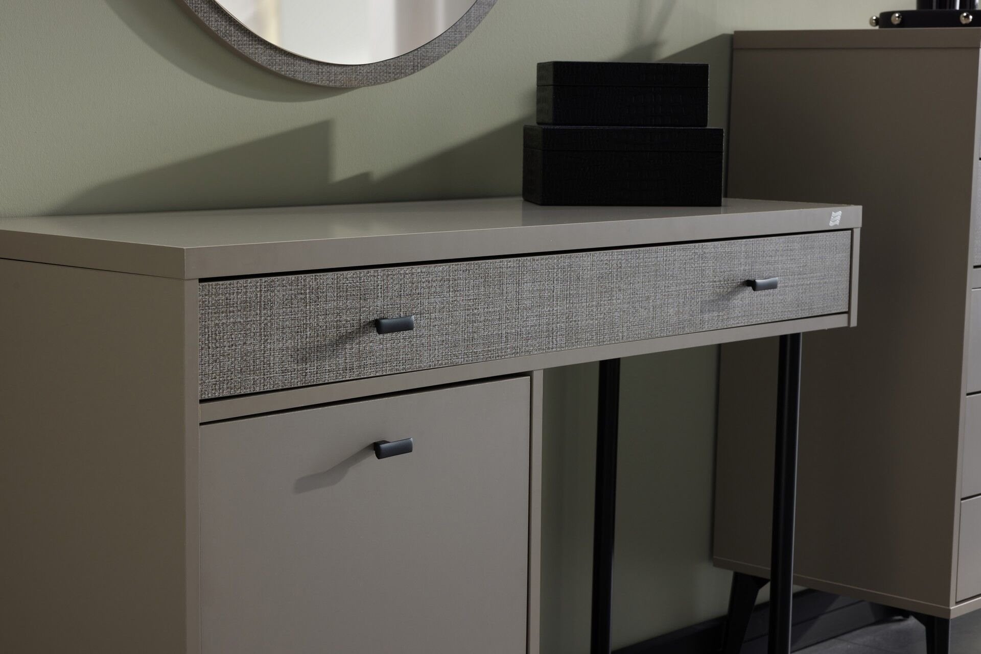 Truva Makyaj Masası