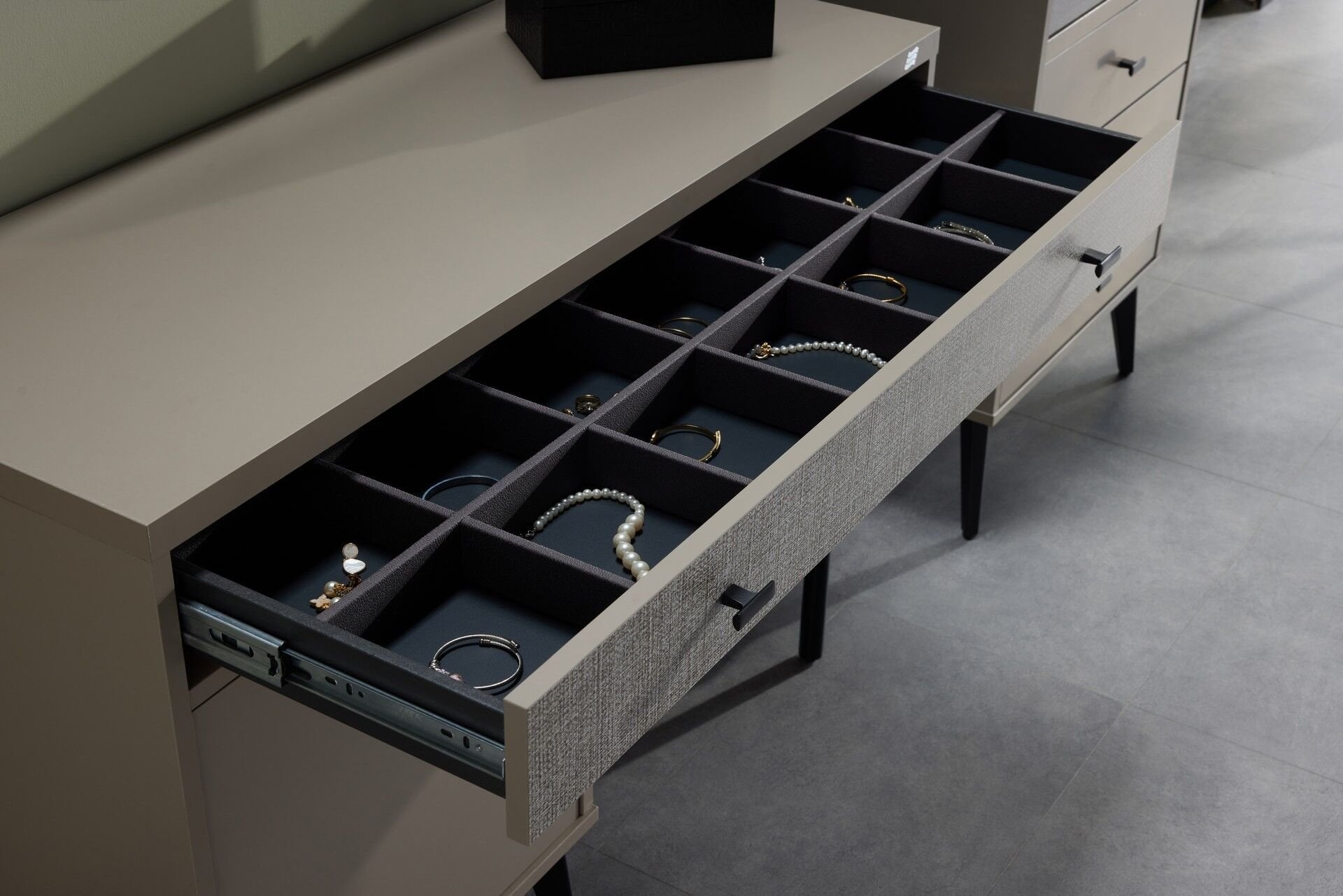 Truva Makyaj Masası