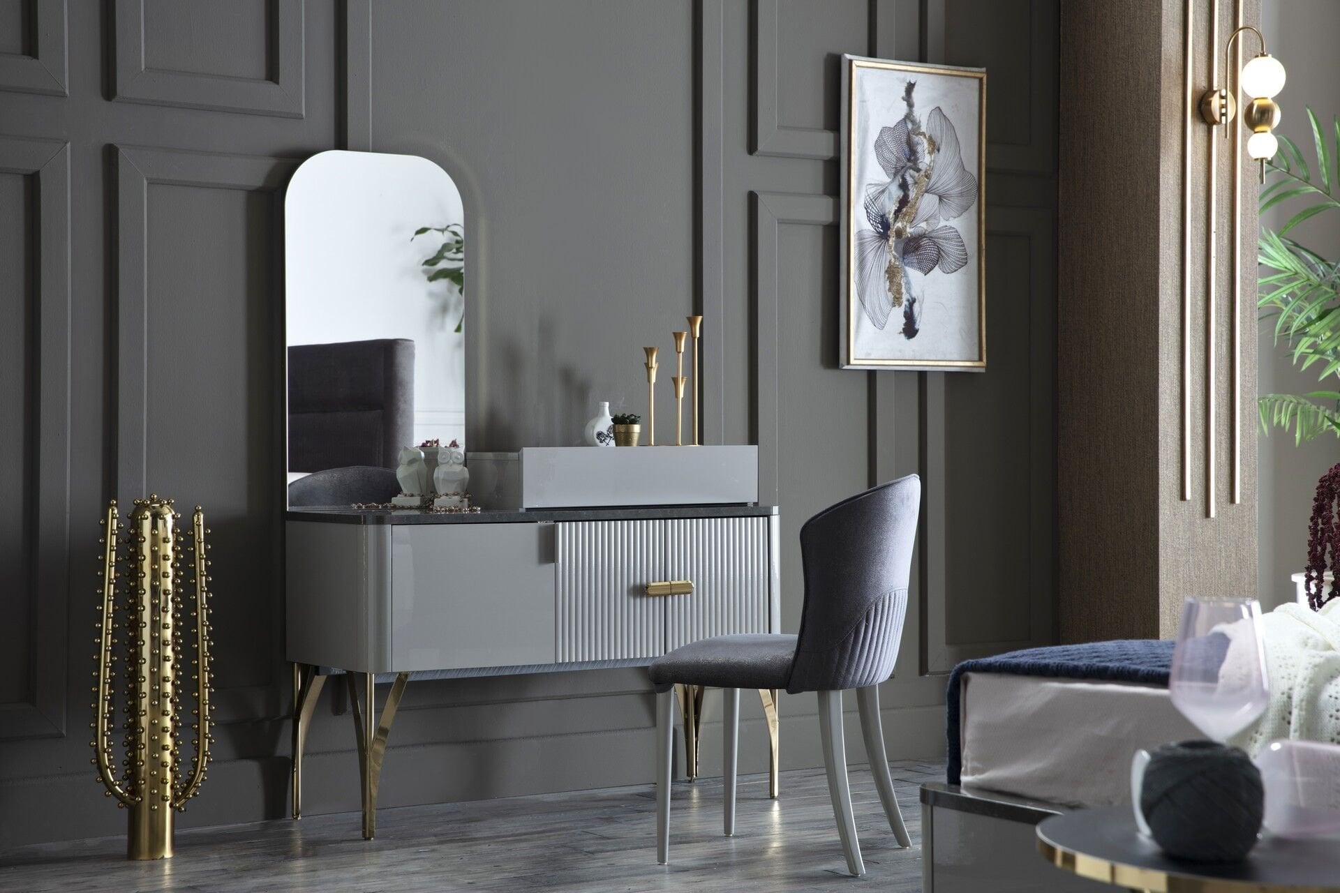 Serra Makyaj Masası