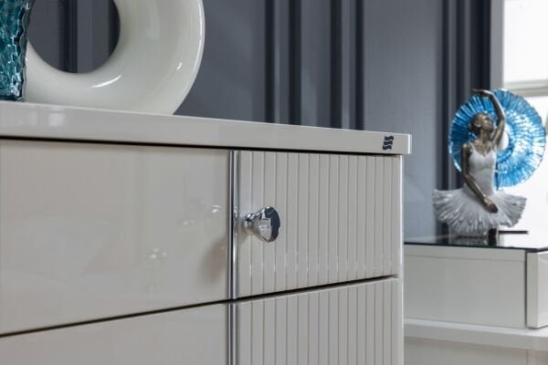 Arena Chiffonier