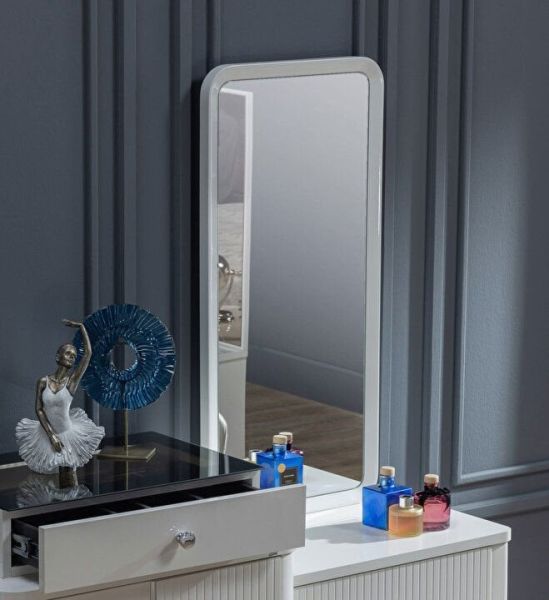 Arena Makeup Mirror