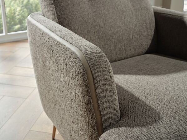 Lexus S Wingchair