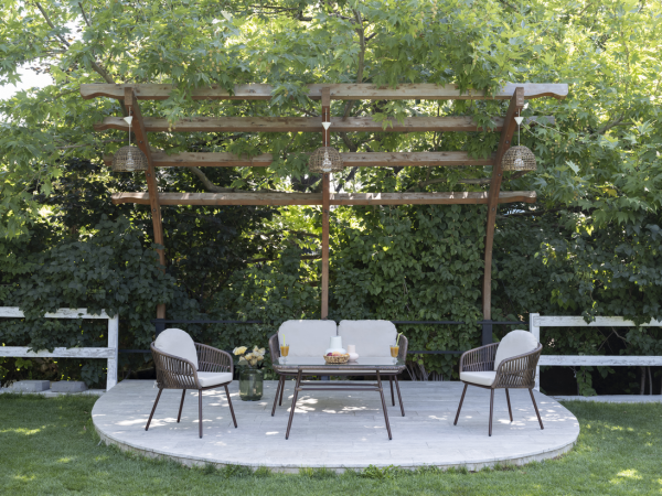 Brante Garden Table Set