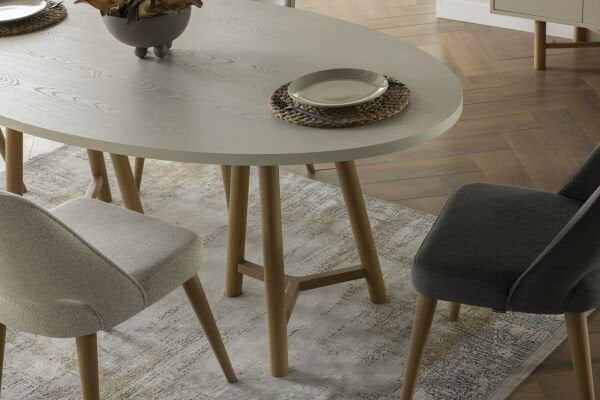 Linus Table