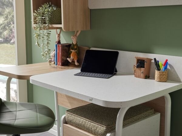 Daisy Study Desk