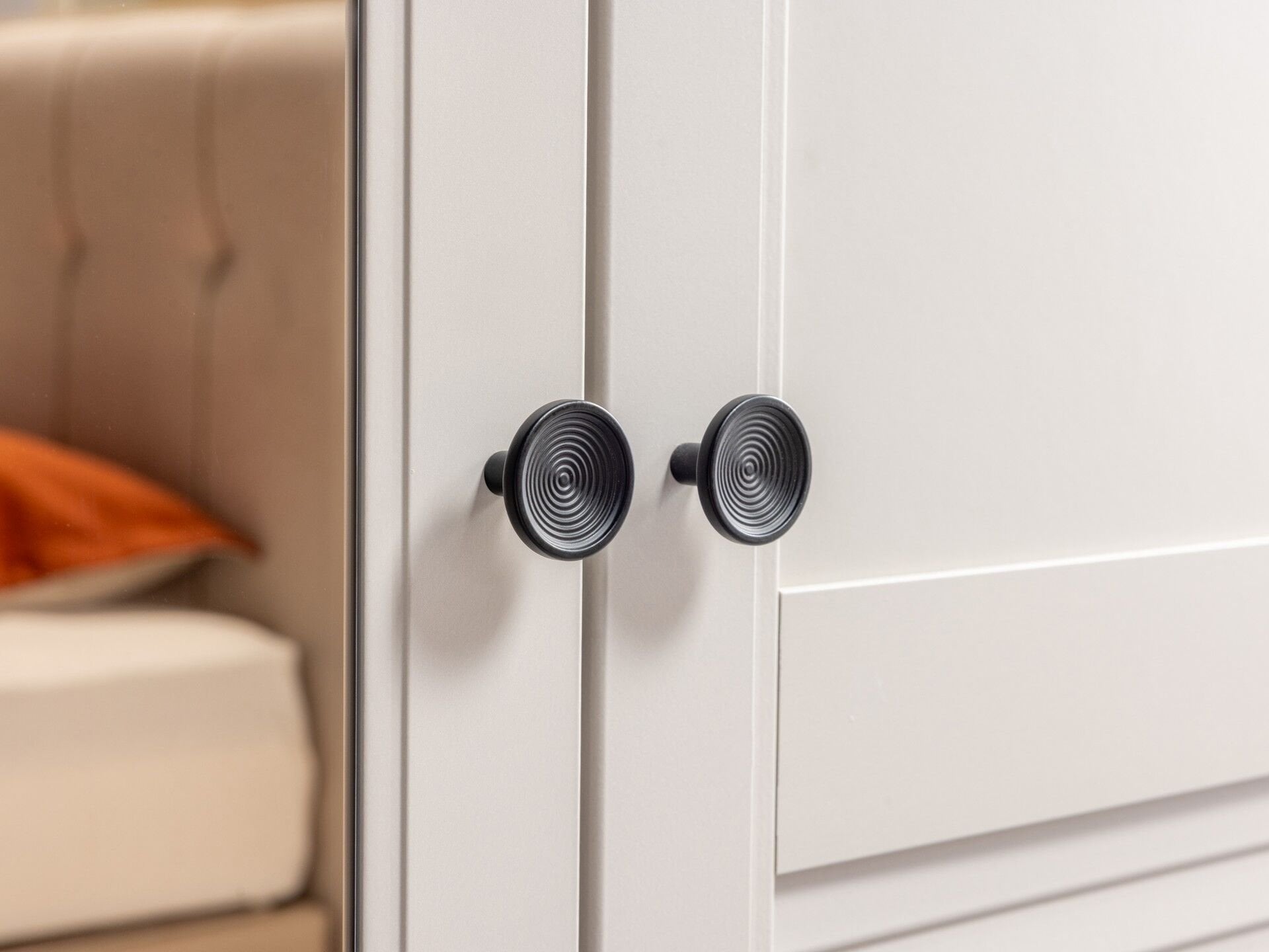 Fiona 3 Kapaklı Dolap