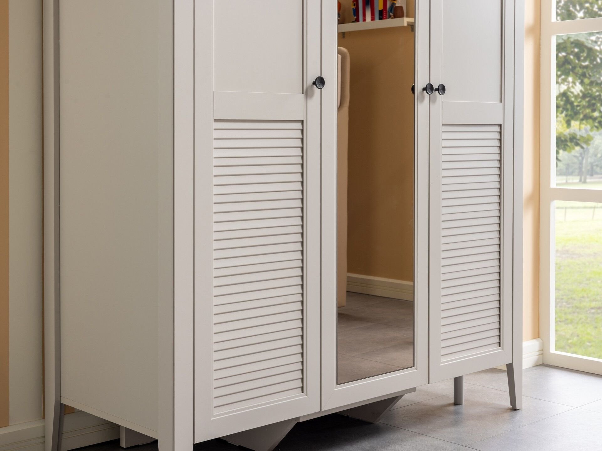 Fiona 3 Kapaklı Dolap