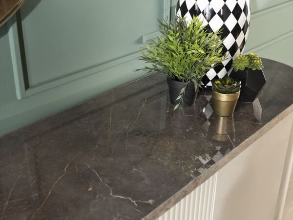 Serra Console