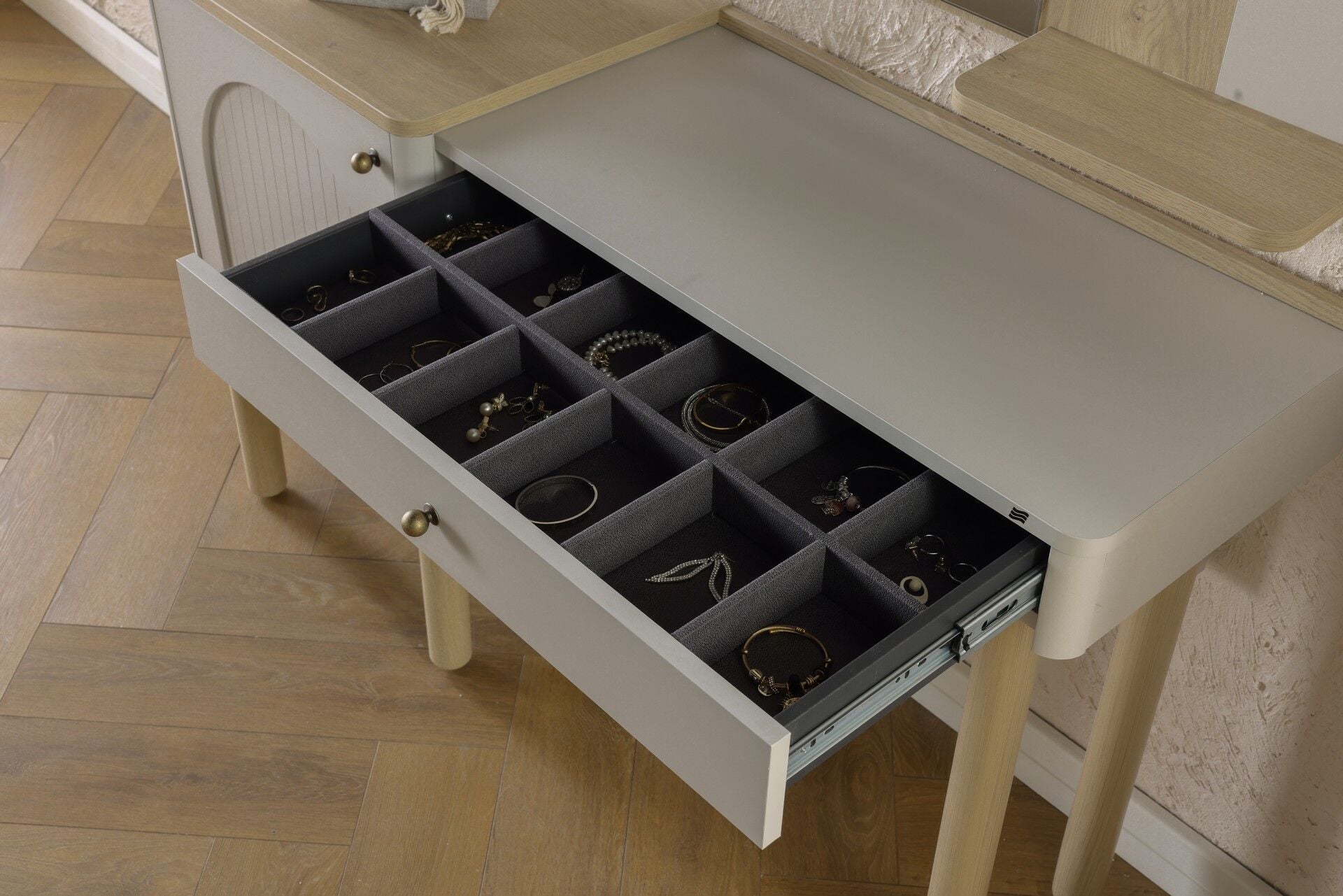 Borneo Makyaj Masası