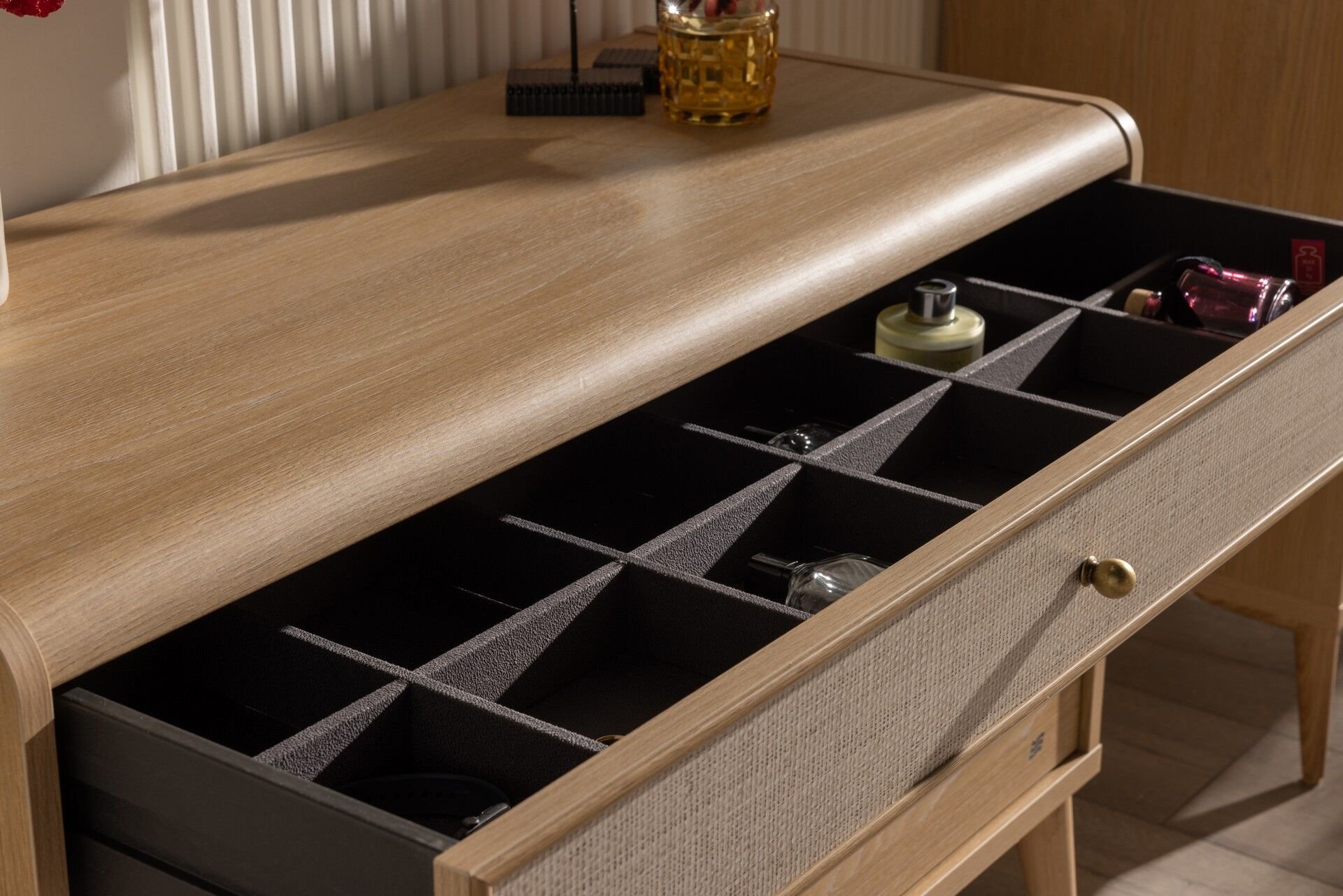 Mitra Makyaj Masası