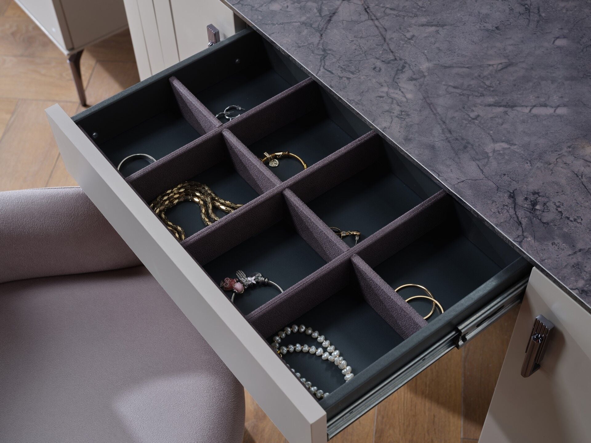 Alexa Makyaj Masası