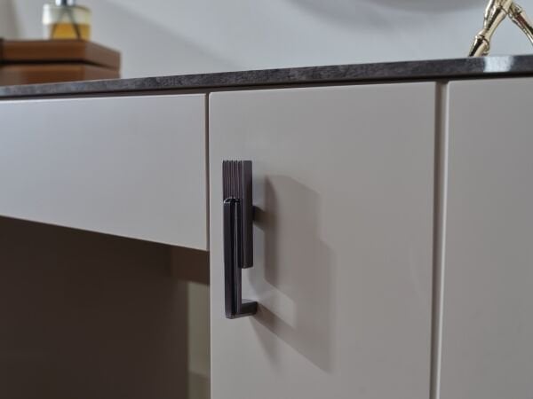 Alexa Mini Makyaj Masası