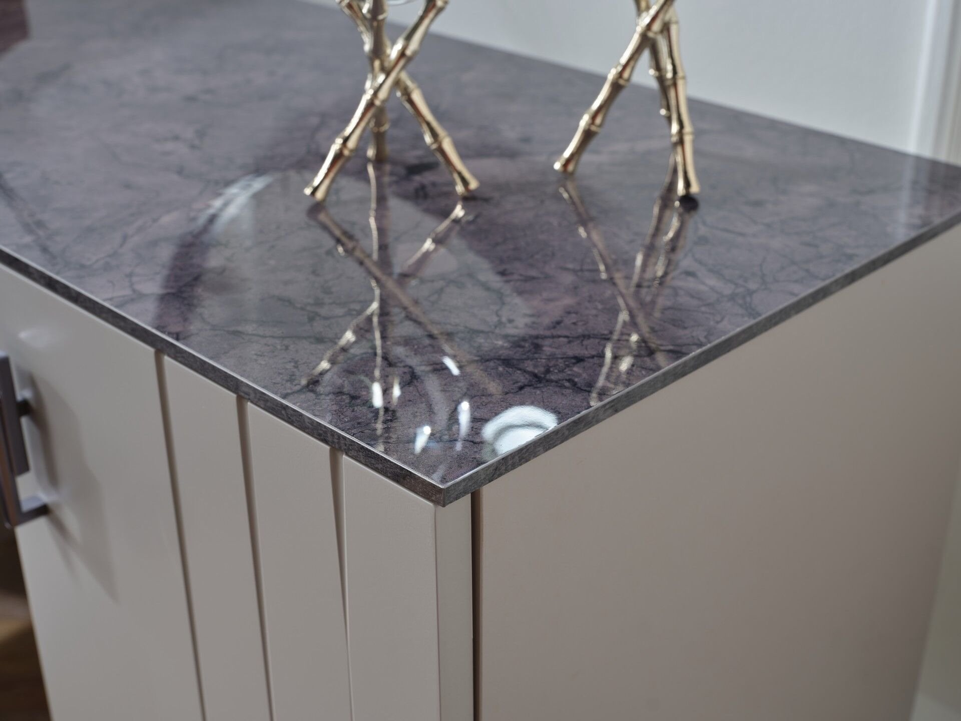 Alexa Mini Makyaj Masası