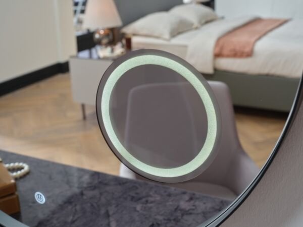 Alexa Make Up Mirror