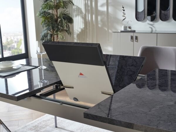 Alexa Expandable Table