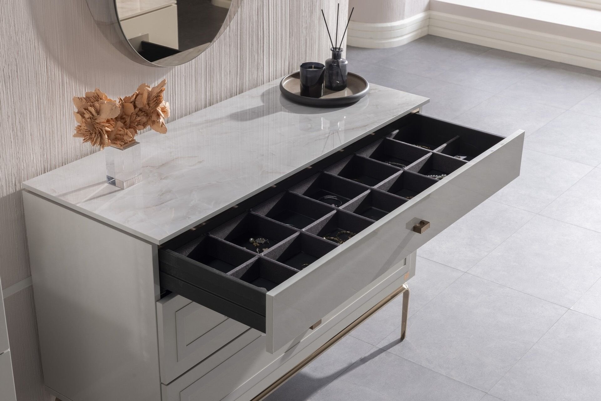 Briella Makyaj Masası