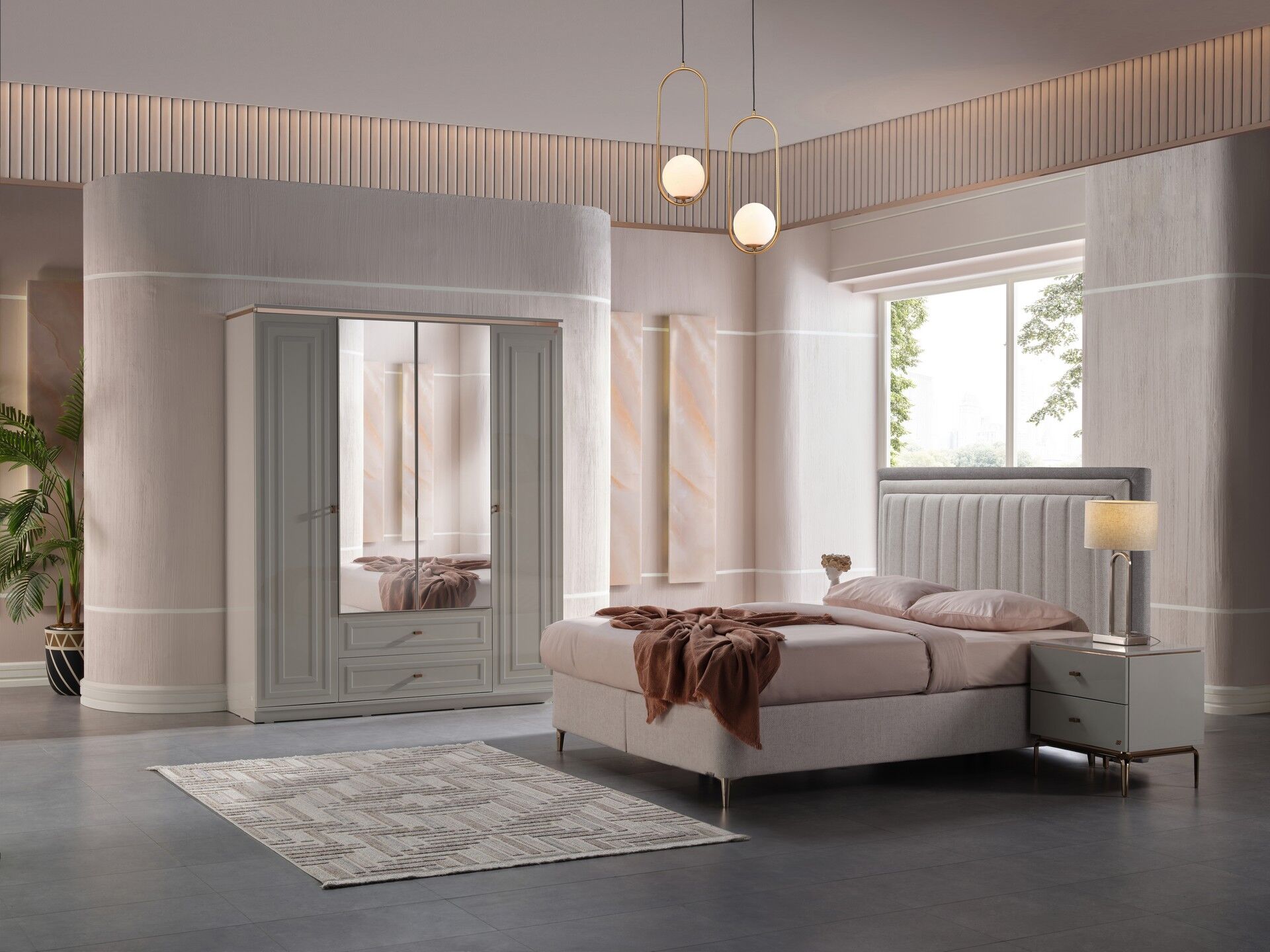 Briella Small Başlık