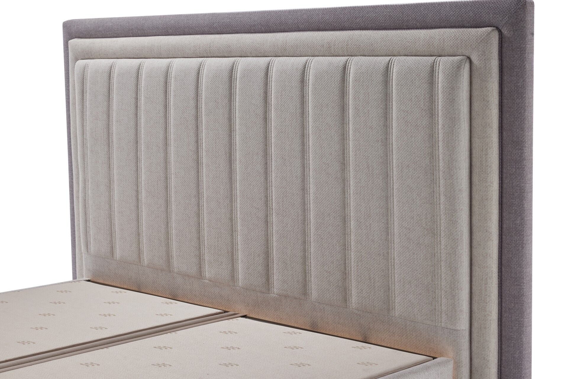 Briella Small Başlık