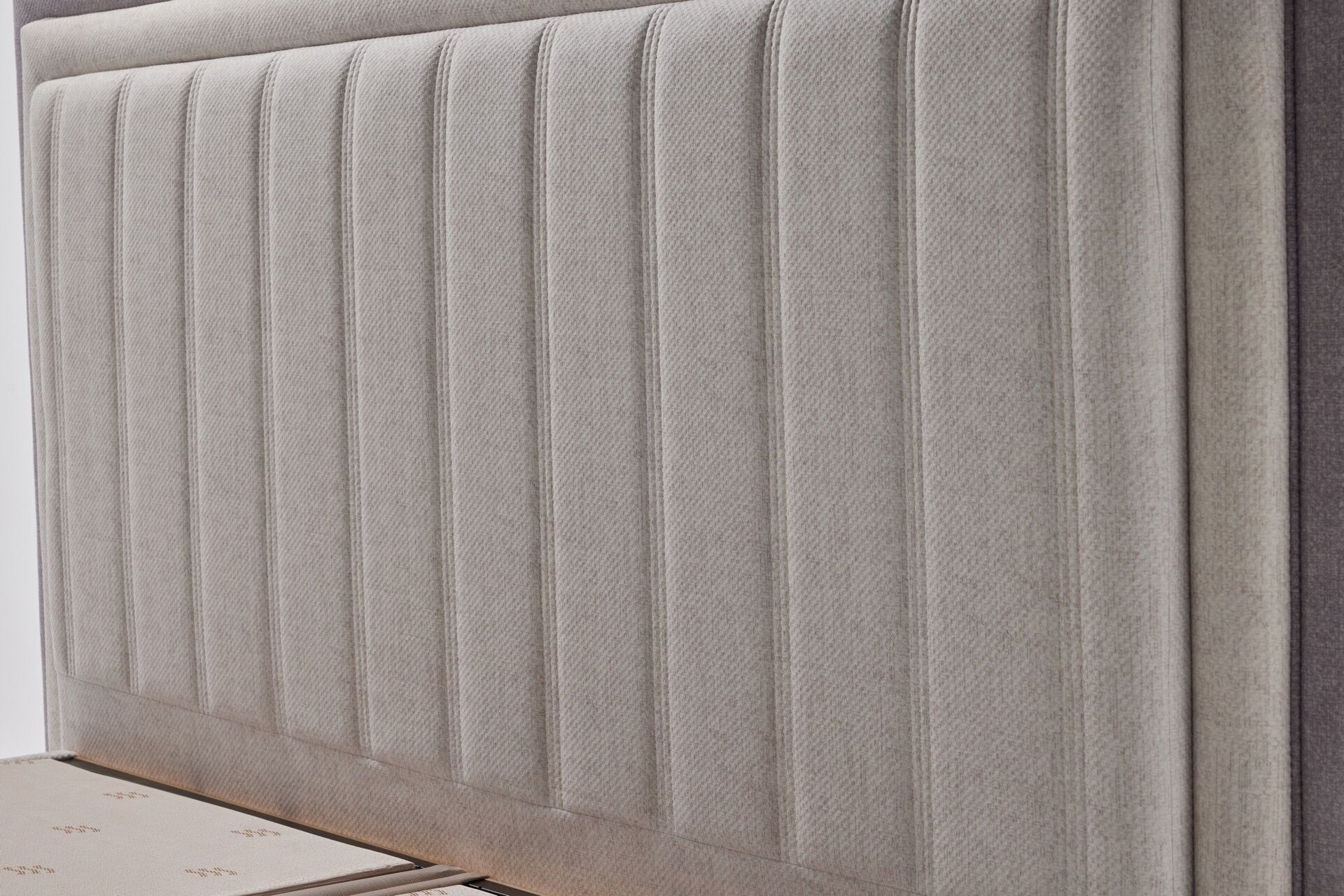 Briella Small Başlık