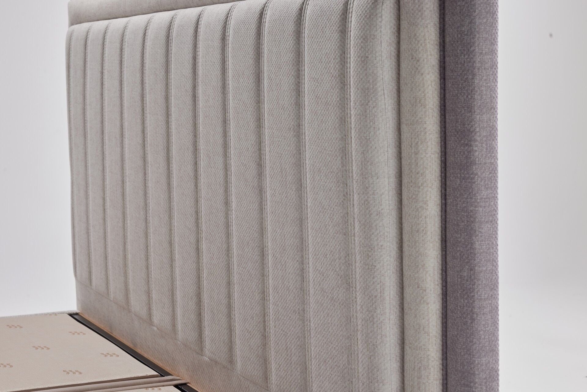 Briella Small Başlık