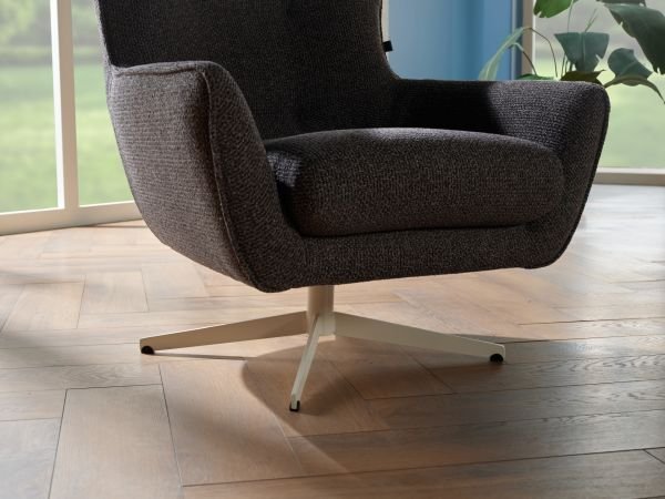 Alya Turning Wingchair