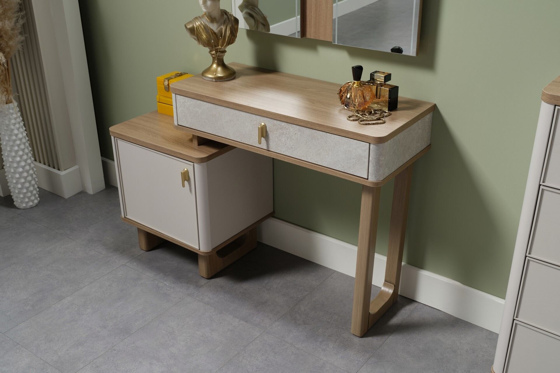 Destina Makyaj Masası