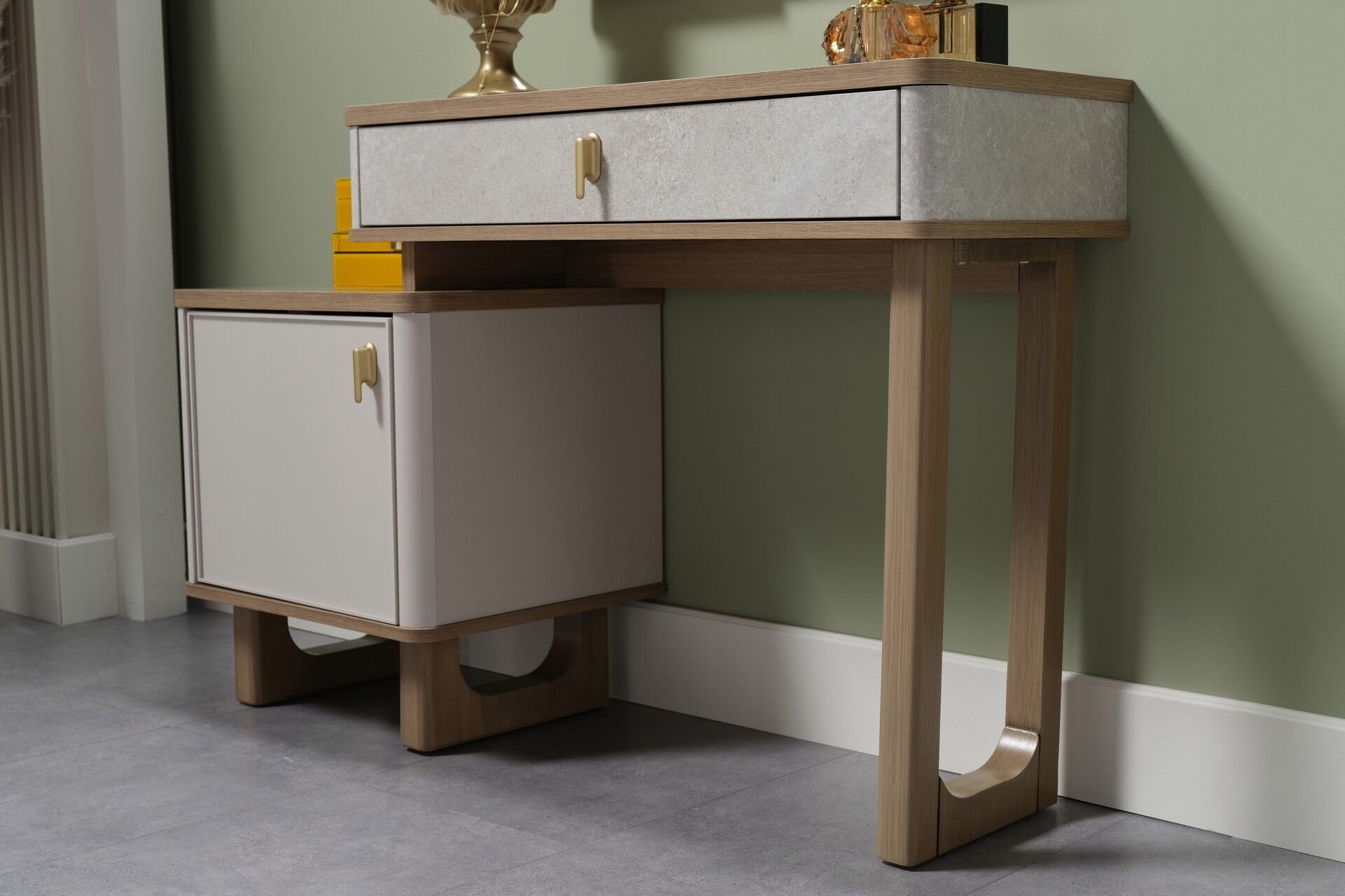 Destina Makyaj Masası