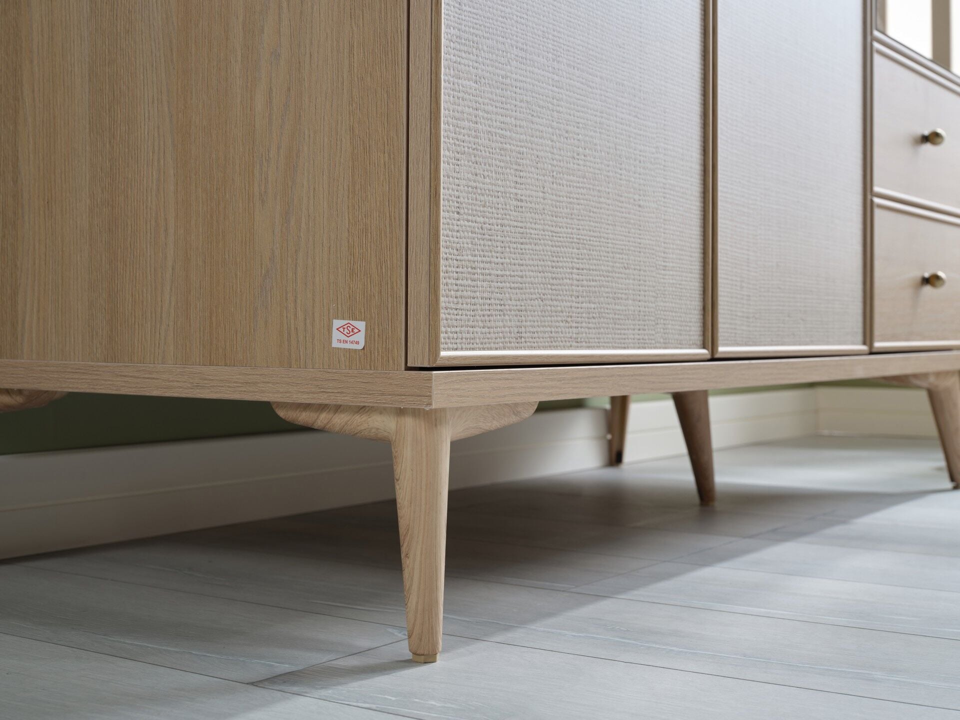 Mitra 3 Kapaklı Dolap