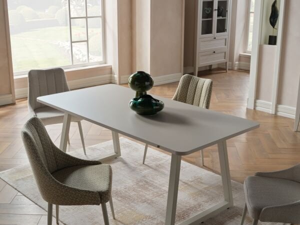 Fiona Table