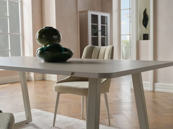 Fiona Table