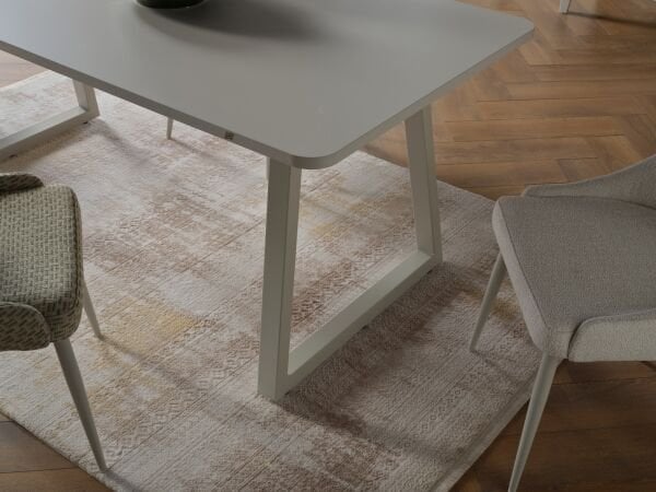 Fiona Table
