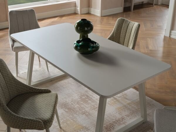 Fiona Table