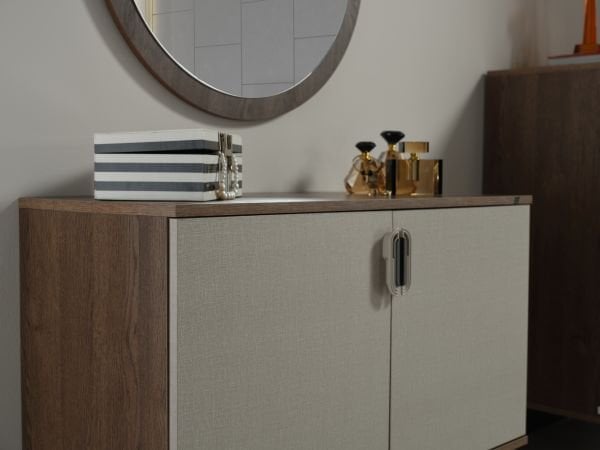 Cansas Makeup Table
